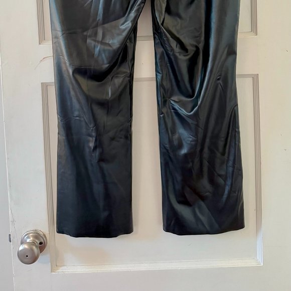 NWT HUE Faux Leather Cropped Flare Leggings XL - Picture 6 of 8